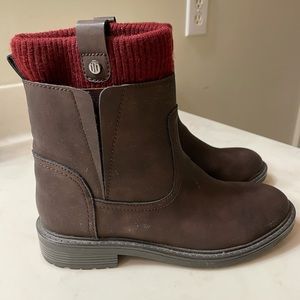 Brown women’s Tommy Hilfiger boots